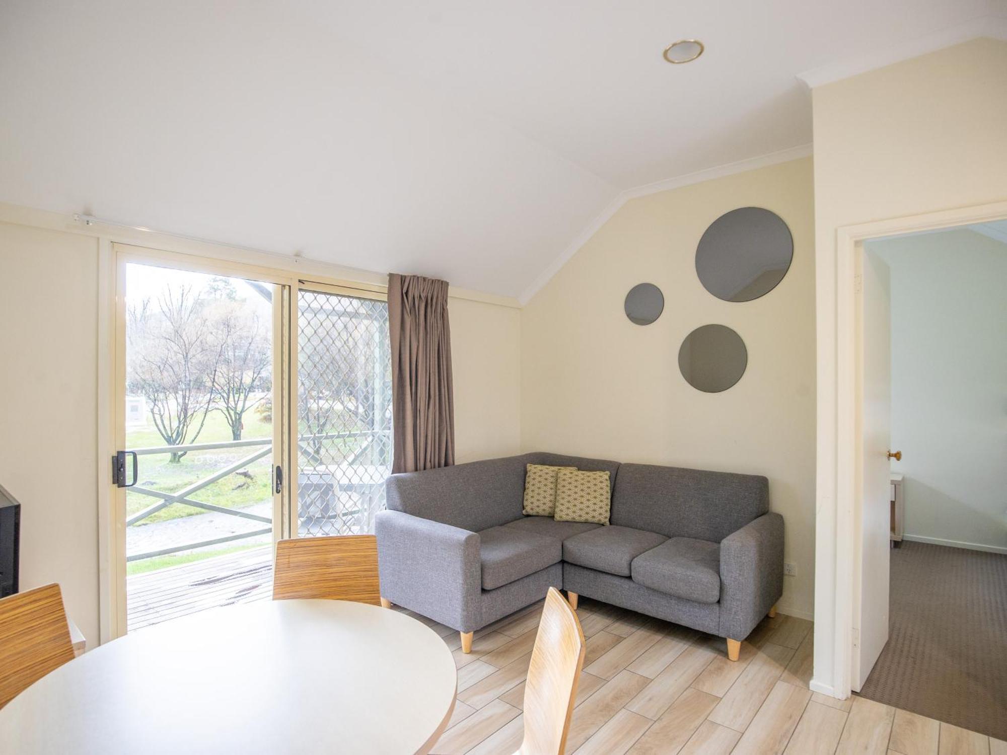 Nrma Bright Holiday Park Room photo