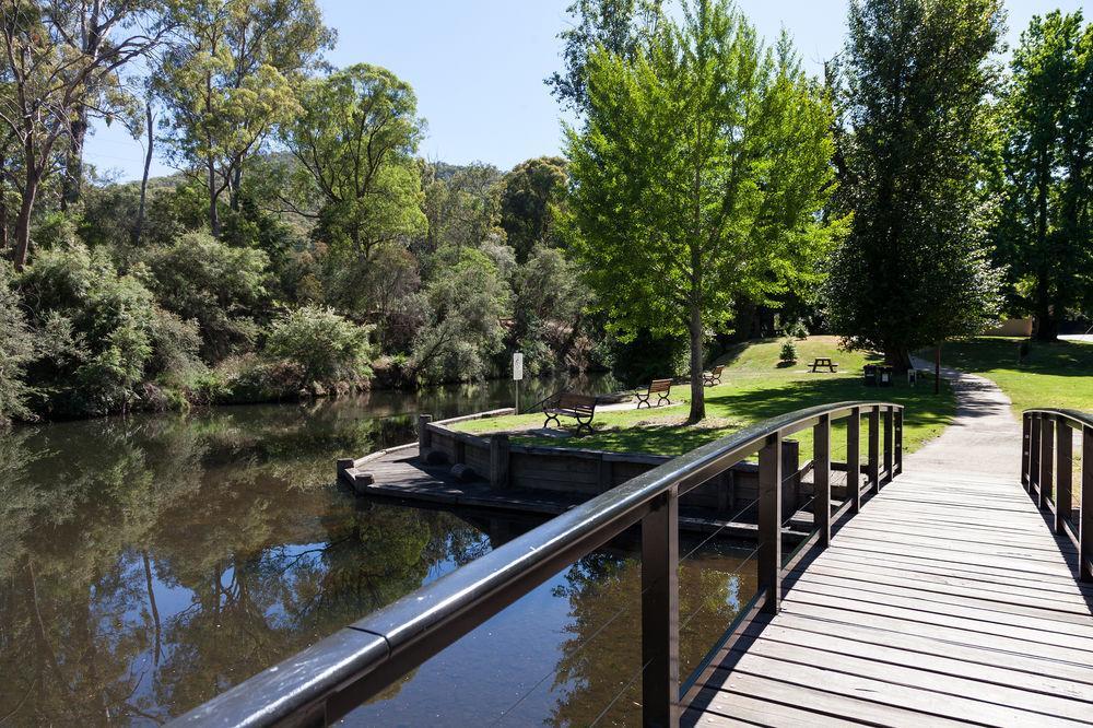 Nrma Bright Holiday Park Hotel Exterior photo